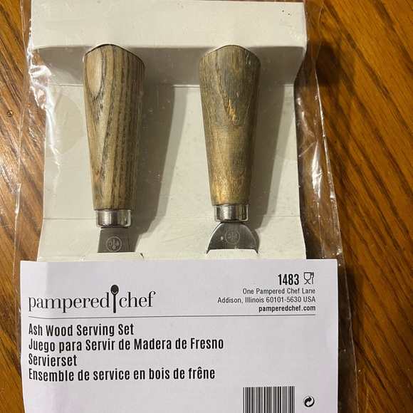 Pampered Chef servers - Picture 2 of 2